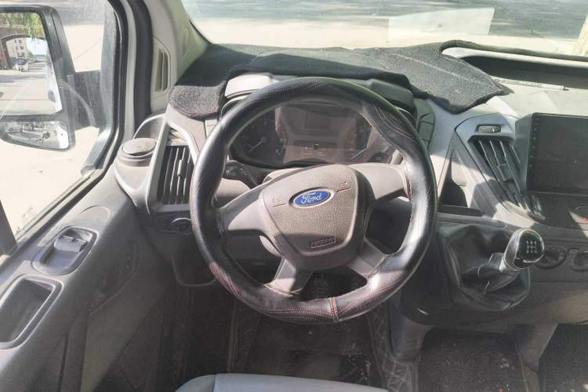 Used Ford Transit 2017 2.0T Diesel Multi-Function Commercial Vehicle Mid-Drive Mid-Roof China V Standard Steering Wheel