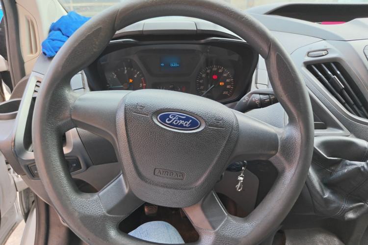 Used Ford Transit 2017 2.0T Diesel Multi-Function Commercial Vehicle Mid-Drive Mid-Roof China V Standard Steering Wheel