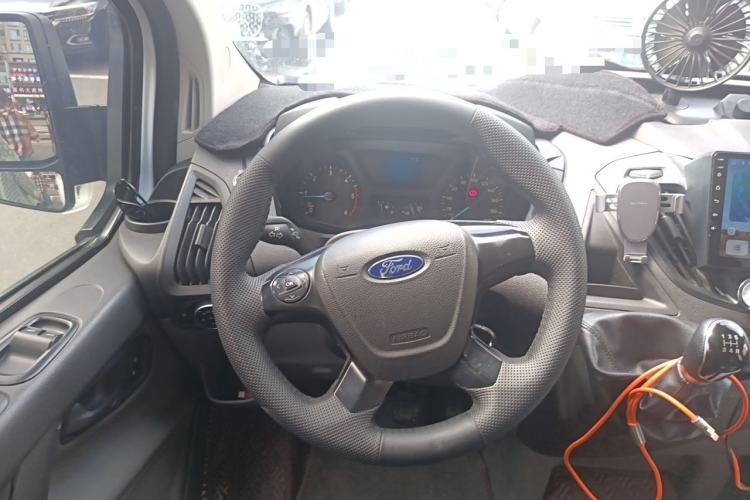 Used Ford Transit 2017 2.0T Diesel Multi-Function Commercial Vehicle Mid-Drive Mid-Roof China V Standard Steering Wheel