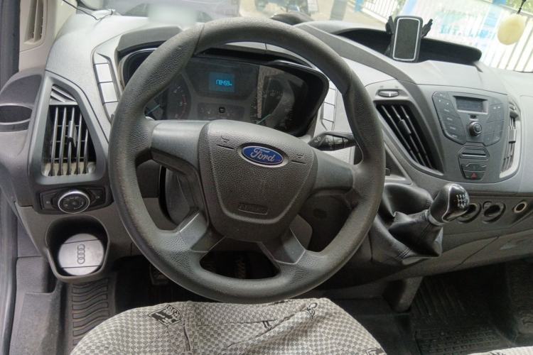 Used Ford Transit 2017 2.0T Diesel Multi-Purpose Commercial Vehicle Short Wheelbase Low Roof China IV Standard Steering Wheel