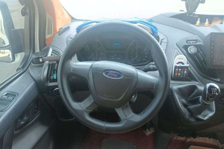 Used Ford Transit 2017 2.0T Diesel Multi-Purpose Commercial Vehicle Short Wheelbase Low Roof China V Standard Steering Wheel