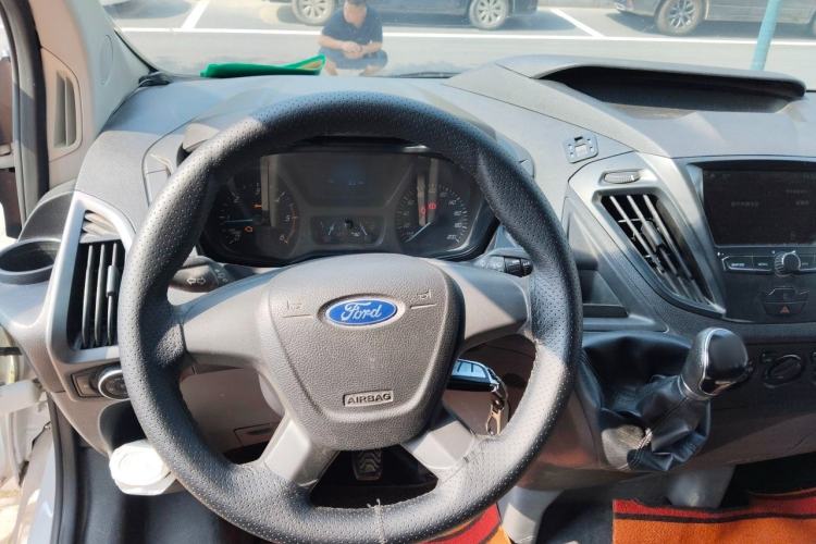 Used Ford Transit 2017 2.0T Diesel Van Short Wheelbase Low Roof China V Standard Steering Wheel