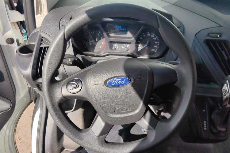 Used Ford Transit 2017 2.0T Gasoline Automatic Multi-Function Commercial Vehicle Mid-Drive Mid-Roof China V-standard Steering Wheel