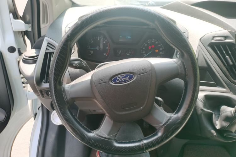 Used Ford Transit 2017 2.0T Diesel Multi-Purpose Commercial Vehicle Mid-Drive Mid-Roof China IV Standard Steering Wheel