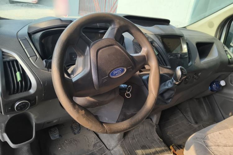 Used Ford Transit 2017 2.0T Diesel Van Mid-Chassis Mid-Roof China V Standard Steering Wheel
