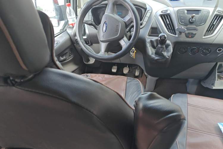 Used Ford Transit 2017 2.0T Gasoline Multi-Purpose Commercial Vehicle Mid-Drive Mid-Roof China V Standard Steering Wheel