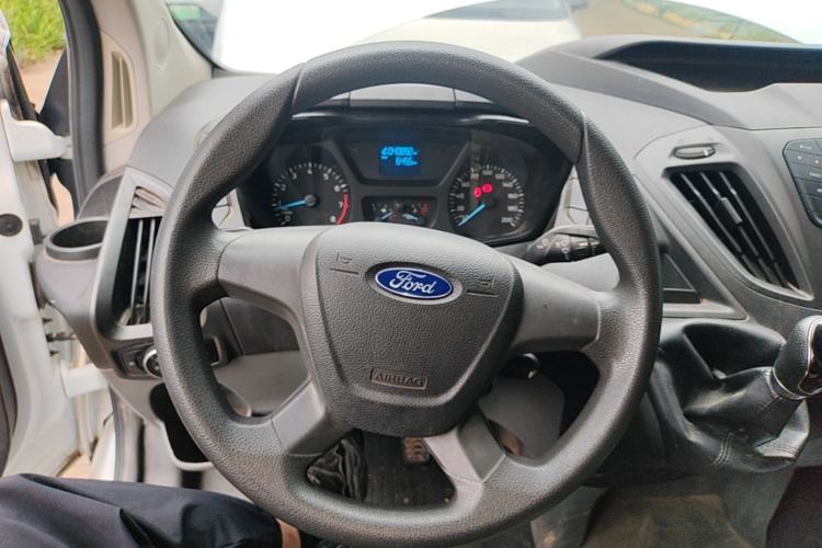 Used Ford Transit 2017 2.0T Gasoline Multi-Purpose Commercial Vehicle Mid-Drive Mid-Roof China V Standard Steering Wheel