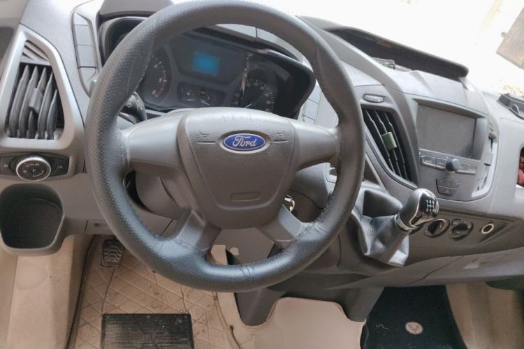 Used Ford Transit 2017 2.0T Diesel Van Short Wheelbase Low Roof China V Standard Steering Wheel