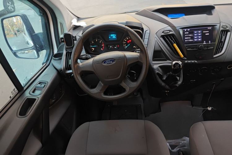 Used Ford Transit 2017 2.0T Diesel Van Short Wheelbase Mid-Roof China V Standard Steering Wheel