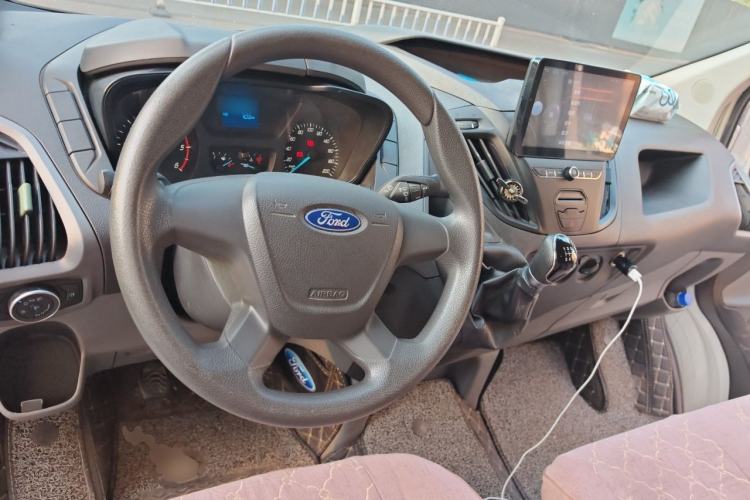 Used Ford Transit 2017 2.0T Diesel Van Mid-Chassis Mid-Roof China V Standard Steering Wheel