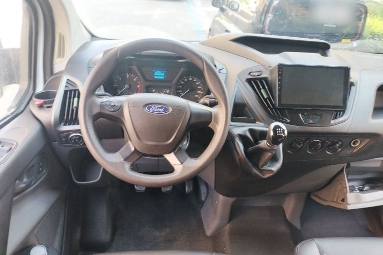 Used Ford Transit 2017 2.0T Diesel Multi-Purpose Commercial Vehicle Short Wheelbase Low Roof China V Standard Steering Wheel