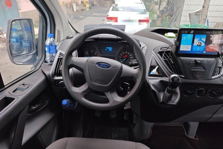 Used Ford Transit 2017 2.0T Diesel Multi-Function Commercial Vehicle Mid-Drive Mid-Roof China V Standard Steering Wheel