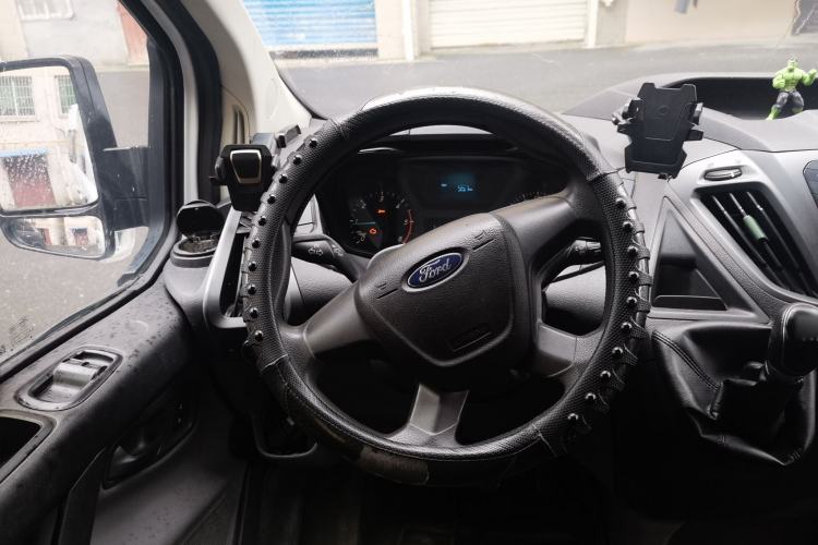 Used Ford Transit 2017 2.0T Diesel Multi-Purpose Commercial Vehicle Mid-Drive Mid-Roof China IV Standard Steering Wheel