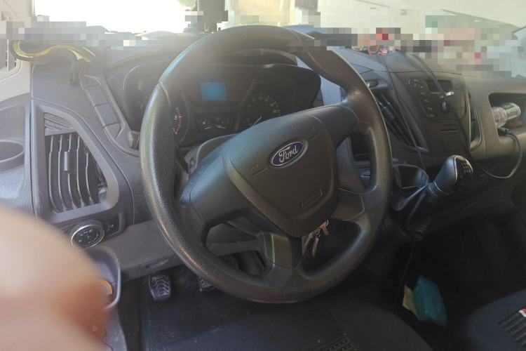 Used Ford Transit 2017 2.0T Diesel Multi-Purpose Commercial Vehicle Short Wheelbase Low Roof China V Standard Steering Wheel
