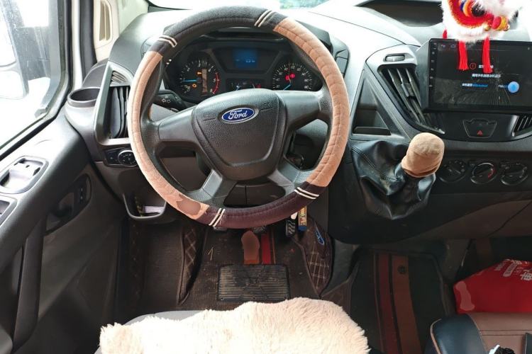 Used Ford Transit 2017 2.0T Diesel Multi-Purpose Commercial Vehicle Short Wheelbase Low Roof China IV Standard Steering Wheel