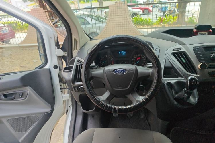 Used Ford Transit 2017 2.0T Gasoline Multi-Purpose Commercial Vehicle Short Wheelbase Low Roof China V Standard Steering Wheel