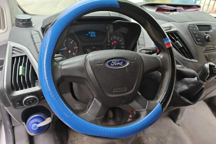 Used Ford Transit 2017 2.0T Diesel Multi-Function Commercial Vehicle Mid-Drive Mid-Roof China V Standard Steering Wheel