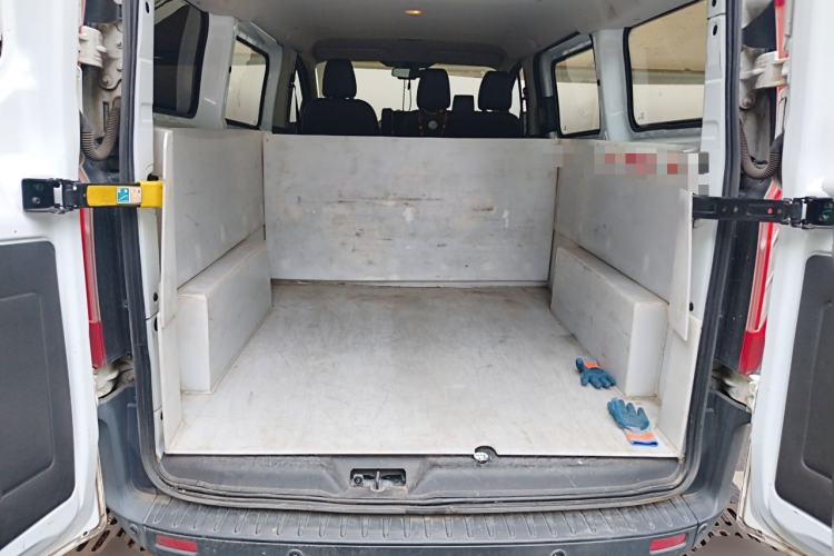 Used Ford Transit 2017 2.0T Diesel Multi-Purpose Commercial Vehicle Short Wheelbase Low Roof China IV Standard Trunk