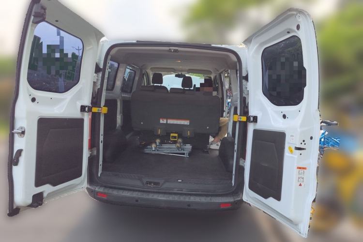 Used Ford Transit 2017 2.0T Diesel Multi-Purpose Commercial Vehicle Short Wheelbase Low Roof China V Standard Trunk