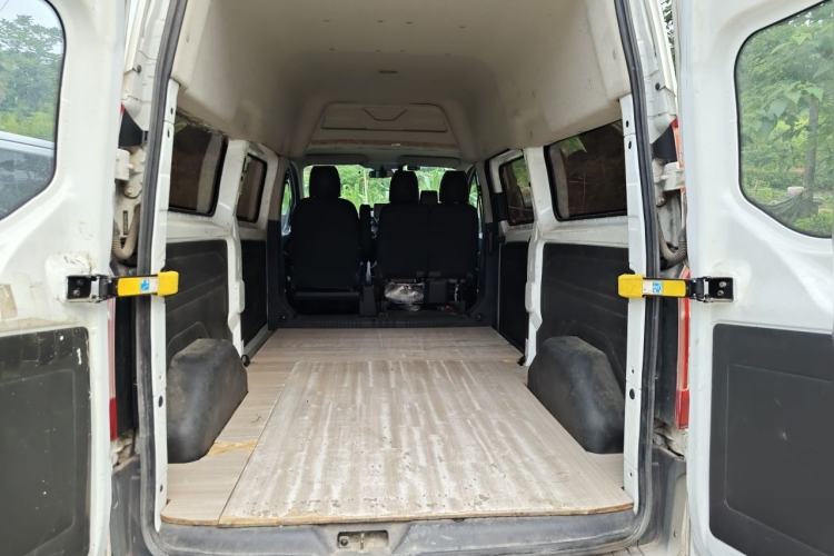 Used Ford Transit 2017 2.0T Diesel Multi-Function Commercial Vehicle Mid-Drive Mid-Roof China V Standard Trunk