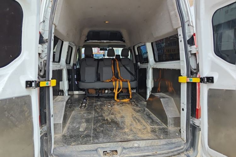 Used Ford Transit 2017 2.0T Diesel Multi-Function Commercial Vehicle Mid-Drive Mid-Roof China V Standard Trunk