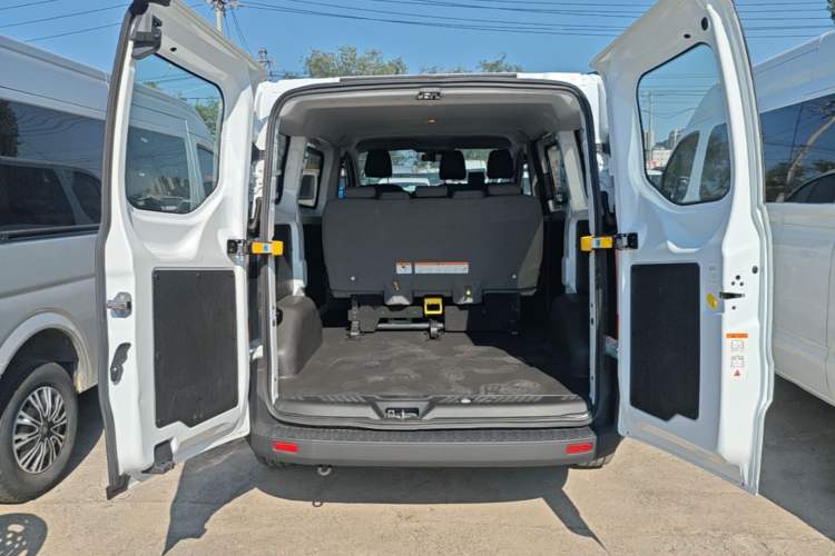 Used Ford Transit 2017 2.0T Diesel Multi-Purpose Commercial Vehicle Short Wheelbase Low Roof China V Standard Trunk