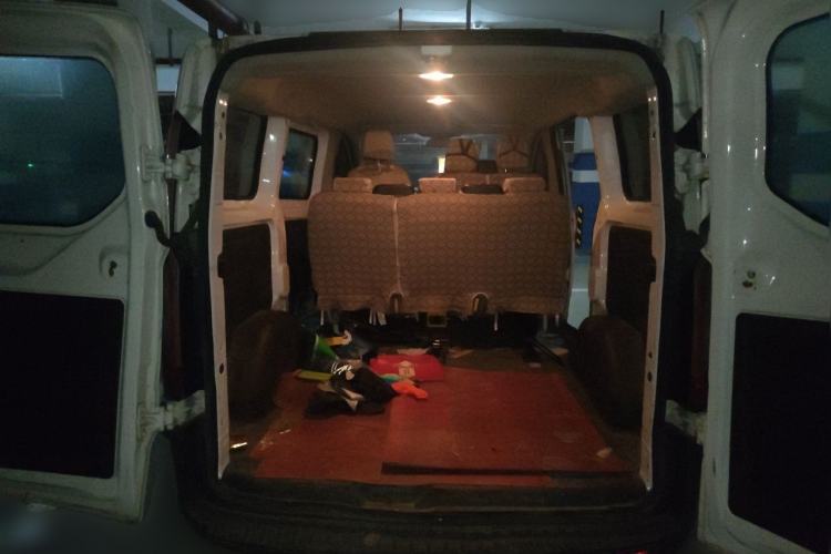 Used Ford Transit 2017 2.0T Diesel Multi-Purpose Commercial Vehicle Short Wheelbase Low Roof China V Standard Trunk