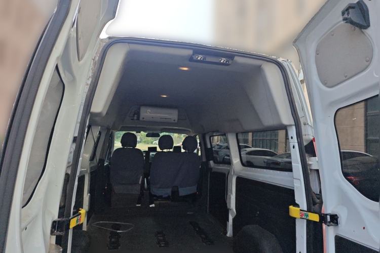 Used Ford Transit 2017 2.0T Diesel Multi-Function Commercial Vehicle Mid-Drive Mid-Roof China V Standard Trunk