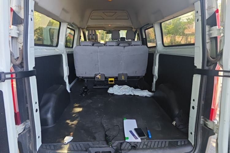 Used Ford Transit 2017 2.0T Diesel Multi-Function Commercial Vehicle Mid-Drive Mid-Roof China V Standard Trunk