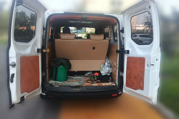 Used Ford Transit 2017 2.0T Diesel Multi-Purpose Commercial Vehicle Short Wheelbase Low Roof China V Standard Trunk