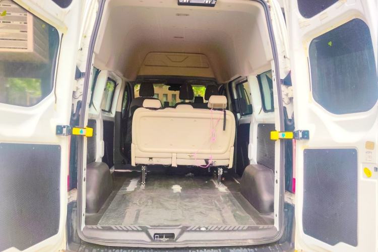 Used Ford Transit 2017 2.0T Diesel Multi-Function Commercial Vehicle Short Wheelbase Mid-Roof China V Standard Trunk