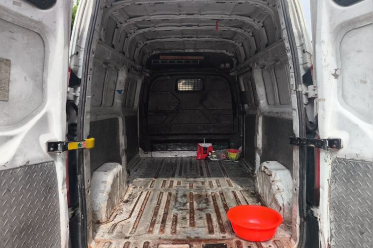 Used Ford Transit 2017 2.0T Diesel Van Mid-Chassis Mid-Roof China V Standard Trunk