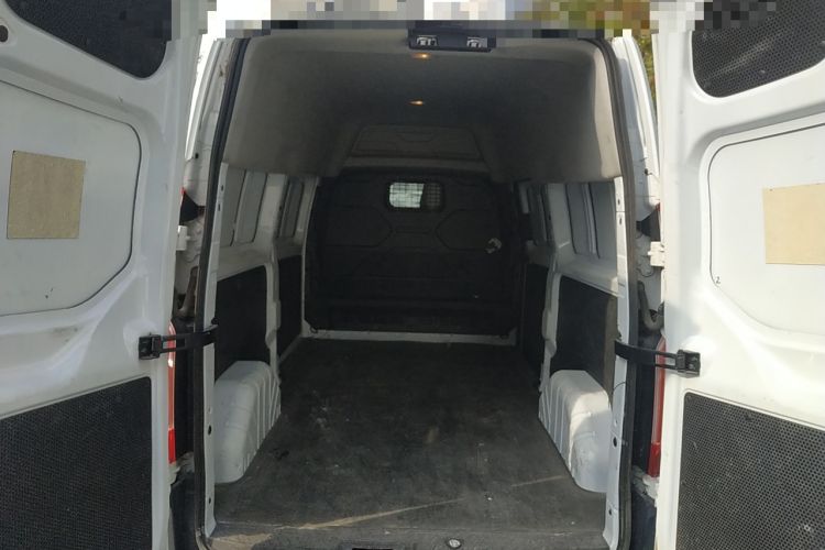 Used Ford Transit 2017 2.0T Diesel Van Mid-Chassis Mid-Roof China V Standard Trunk