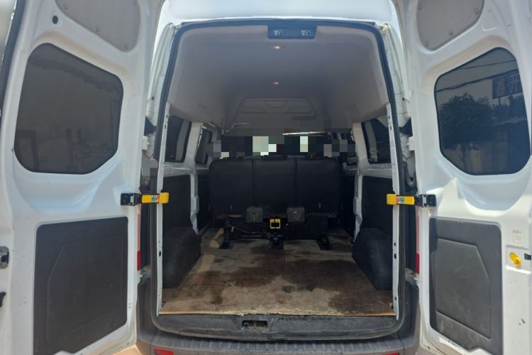 Used Ford Transit 2017 2.0T Diesel Multi-Function Commercial Vehicle Mid-Drive Mid-Roof China V Standard Trunk