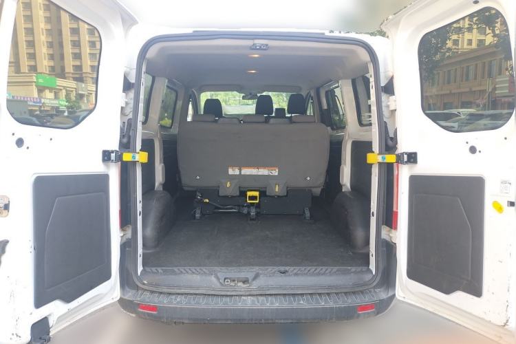 Used Ford Transit 2017 2.0T Diesel Multi-Purpose Commercial Vehicle Short Wheelbase Low Roof China V Standard Trunk