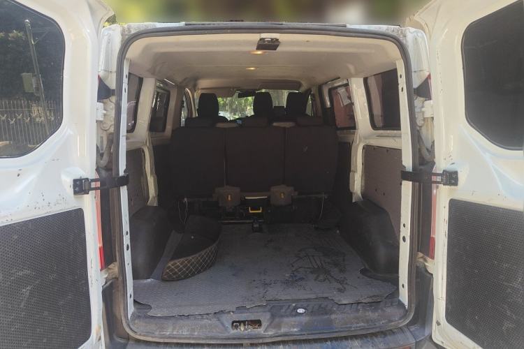 Used Ford Transit 2017 2.0T Diesel Multi-Purpose Commercial Vehicle Short Wheelbase Low Roof China V Standard Trunk