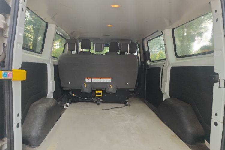 Used Ford Transit 2017 2.0T Gasoline Multi-Purpose Commercial Vehicle Short Wheelbase Low Roof China V Standard Trunk
