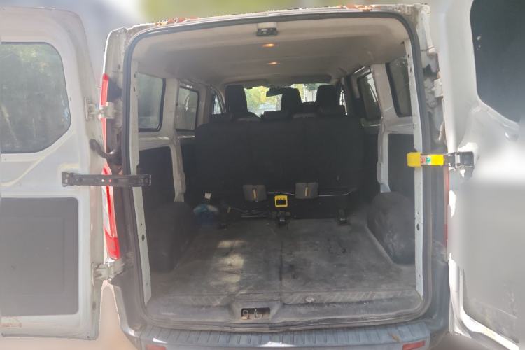 Used Ford Transit 2017 2.0T Diesel Van Short Wheelbase Low Roof China V Standard Trunk