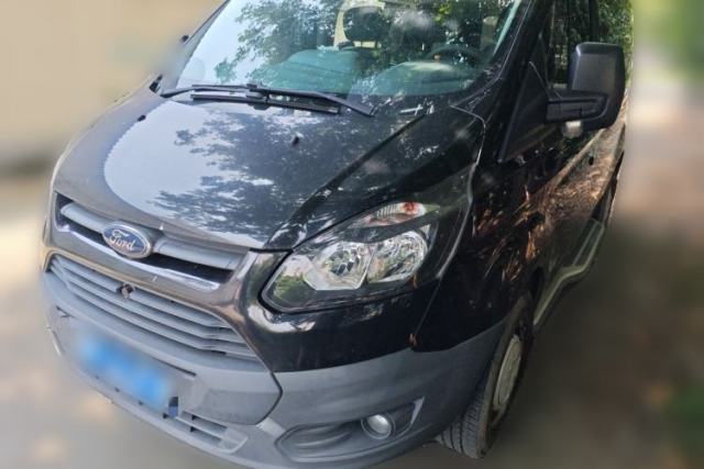 Used Ford Transit 2019 2.0T Gasoline Automatic Multi-Function Commercial Vehicle Short Wheelbase Low Roof 6-Seater China VI Standard