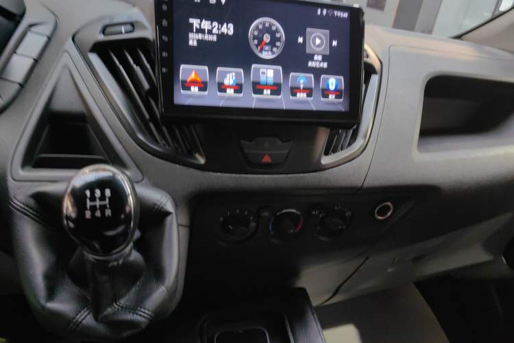 Used Ford Transit 2019 2.0T Diesel Multi-Purpose Commercial Vehicle Short Wheelbase Low Roof 6-Seater China VI Standard Audio And AC Panel