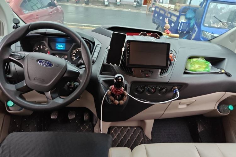 Used Ford Transit 2019 2.0T Diesel Commercial & Travel Short Wheelbase Low-Roof 9-Seater China VI Center Console