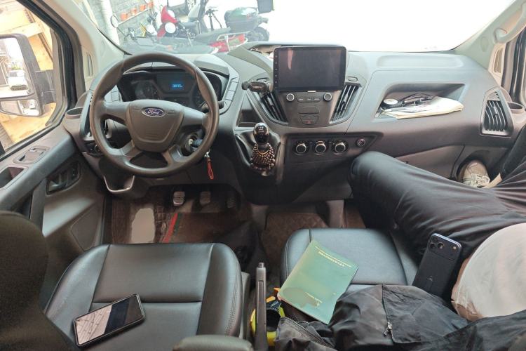 Used Ford Transit 2019 2.0T Diesel Multi-Purpose Commercial Vehicle Mid-Drive Mid-Roof 6-Seater China VI Standard Center Console