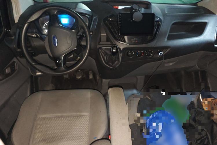 Used Ford Transit 2019 2.0T Diesel Multi-Purpose Commercial Vehicle Short Wheelbase Low Roof 6-Seater China VI Standard Center Console