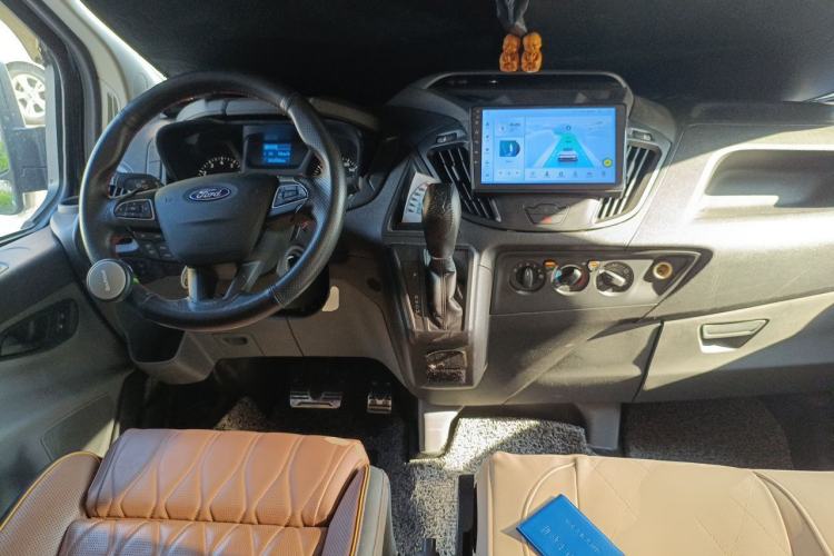 Used Ford Transit 2019 2.0T Gasoline Automatic Multi-Function Commercial Vehicle Short Wheelbase Low Roof 6-Seater China VI Standard Center Console