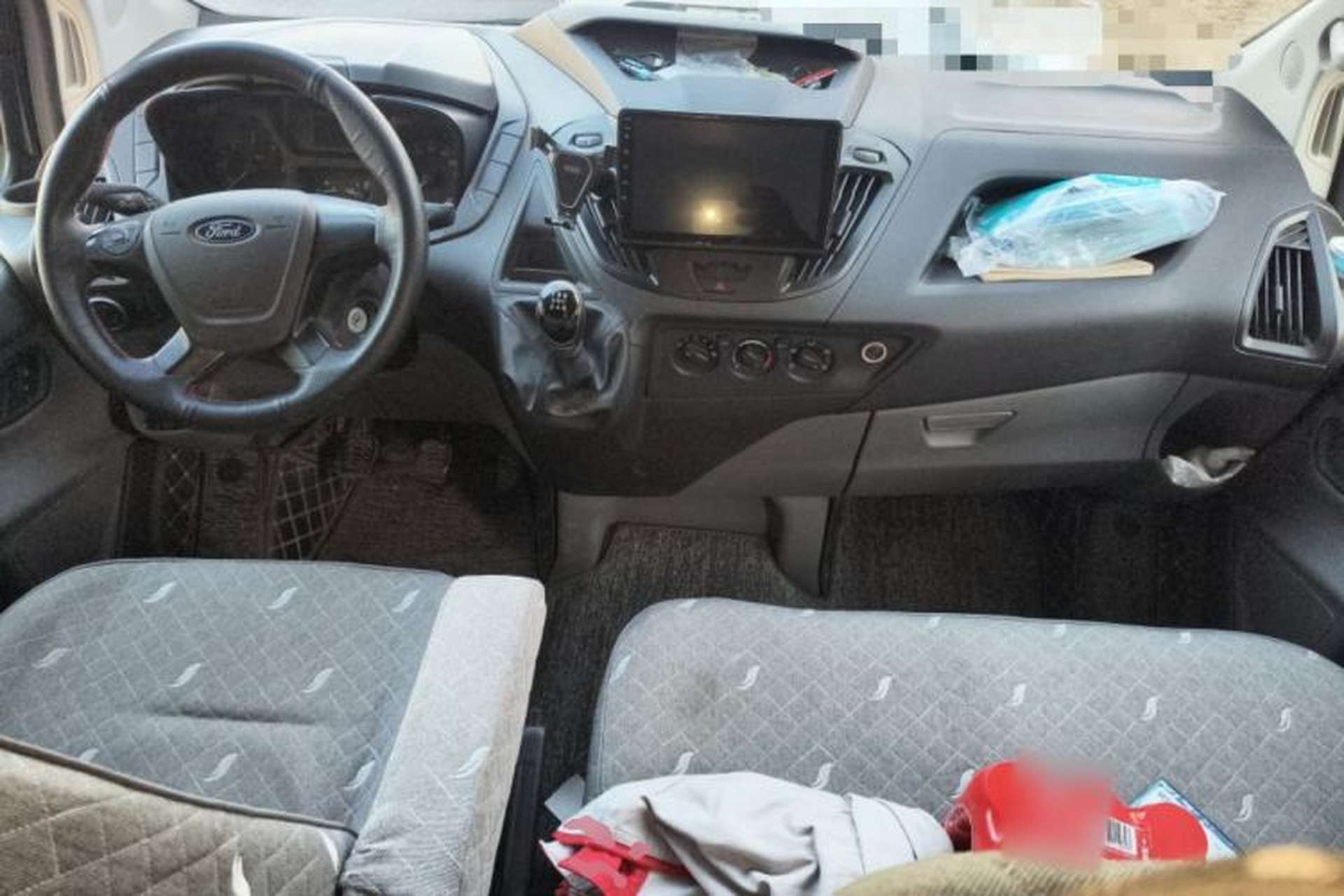 Used Ford Transit 2019 2.0T Diesel Multi-Purpose Commercial Vehicle Short Wheelbase Low Roof 6-Seater China VI Standard Center Console