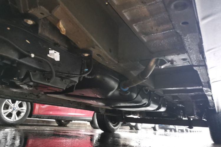 Used Ford Transit 2019 2.0T Diesel Multi-Purpose Commercial Vehicle Mid-Drive Mid-Roof 6-Seater China VI Standard Chassis Front Left