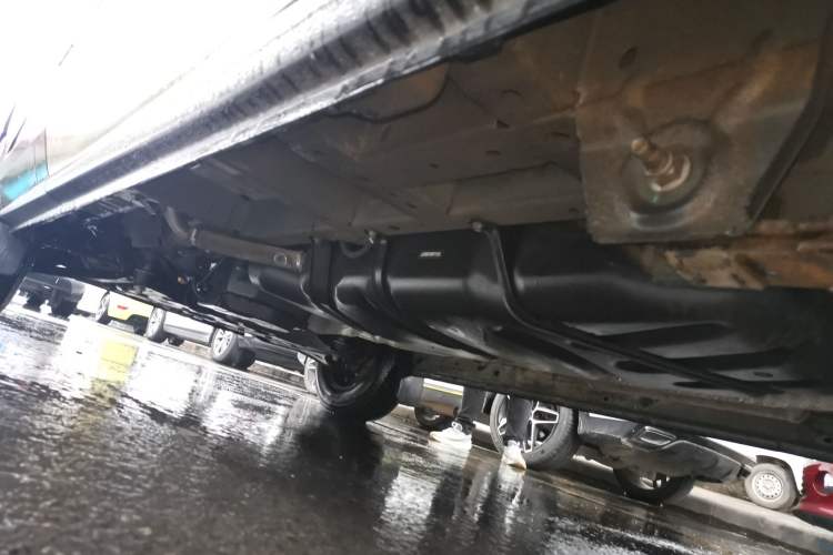 Used Ford Transit 2019 2.0T Diesel Multi-Purpose Commercial Vehicle Mid-Drive Mid-Roof 6-Seater China VI Standard Chassis Rear Left
