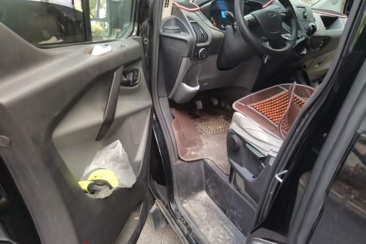 Used Ford Transit 2019 2.0T Diesel Multi-Purpose Commercial Vehicle Short Wheelbase Low Roof 6-Seater China VI Standard Driver Seat