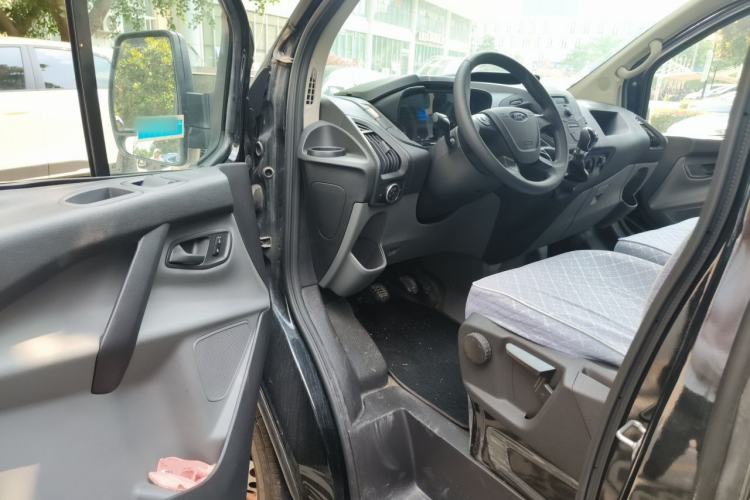 Used Ford Transit 2019 2.0T Diesel Multi-Purpose Commercial Vehicle Short Wheelbase Low Roof 6-Seater China VI Standard Driver Seat
