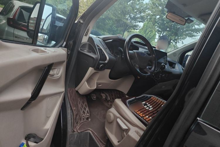 Used Ford Transit 2019 2.0T Diesel Commercial & Travel Short Wheelbase Low-Roof 7-Seater China VI Standard Driver Seat